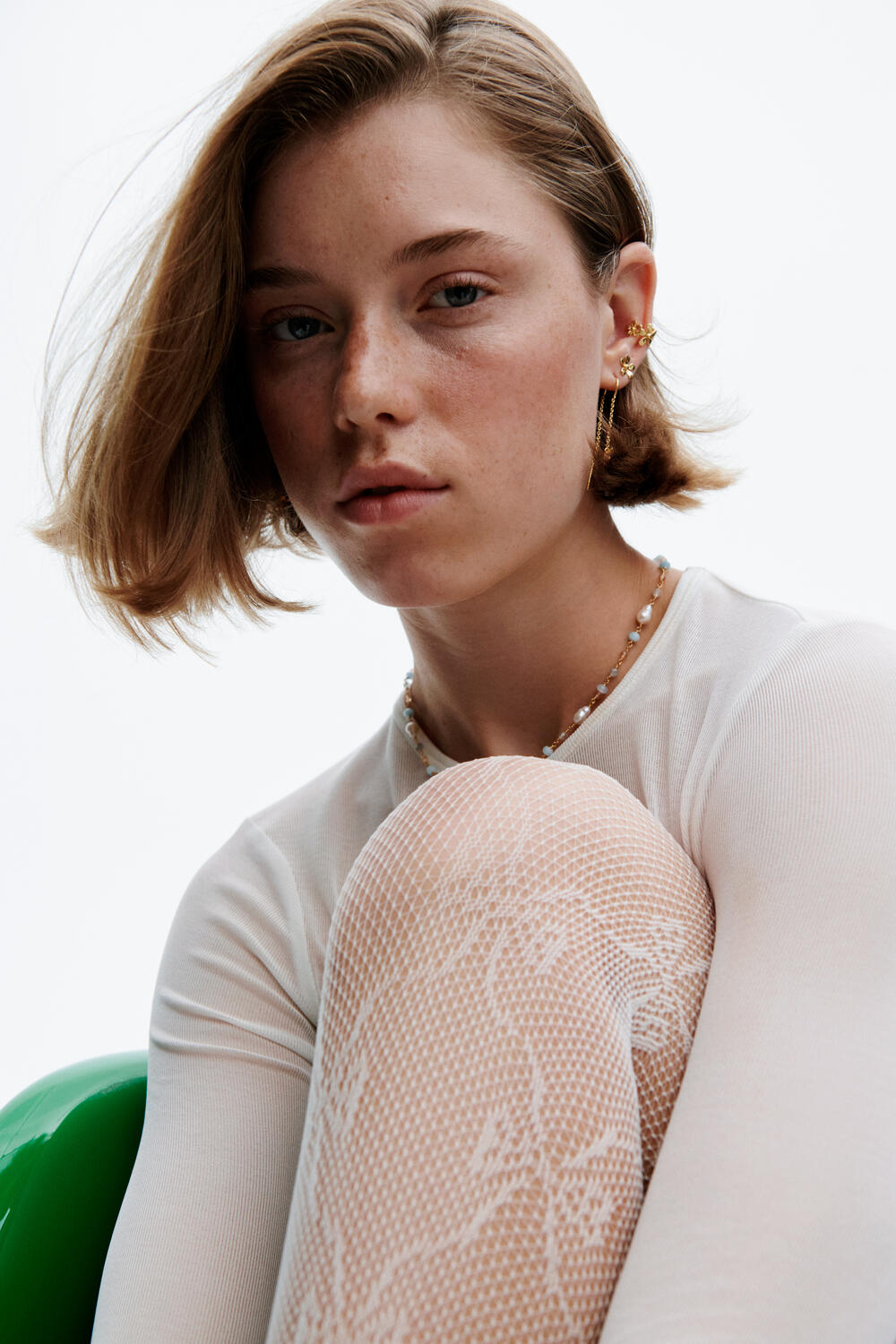 Wild Poppy hængeøreringe - forgyldt